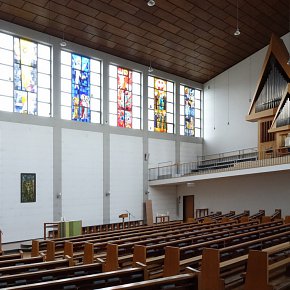 Altach, St. Nikolaus, Glasfenster, Heinrich Stäubli, 1959, Ausführung Tiroler Glasmalerei