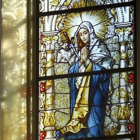Bezau, Pfarrkirche Hl. Jodok, Lichtspiel Maria als Schmerzensmutter mit Schwert im Herzen