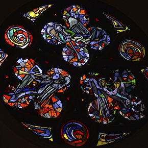 Feldkirch, Dompfarrkirche hl. Nikolaus, Rosette Musizierende Engel, Martin Häusle 1960