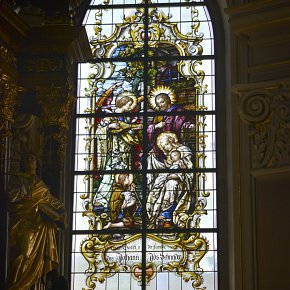 Höchst, Sankt Johann​, Geburt Christi Gestiftet v. d. Famile des Joahnn Jos. Schneider, Tiroler Glasmalerei 1910