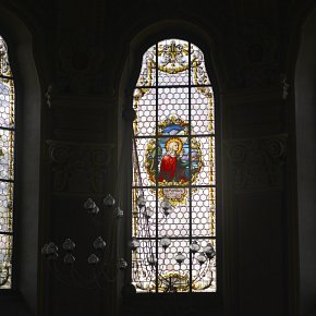 Höchst, Sankt Johann​, Glasfenster Innenraum, Bind- und Lösegewalt, hl. Monica, Hl. Geist, Zettler Glasmalerei München 1910