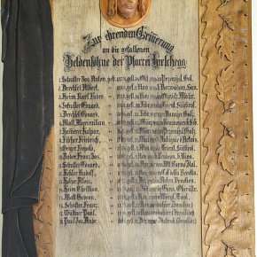 Hirschegg, Hl. Mutter Anna, Kriegergedenktafel, bez. Entwurf von Engelbert Keßler, Wien, Ausführung Eduard Riezler, Hirschegg 1920