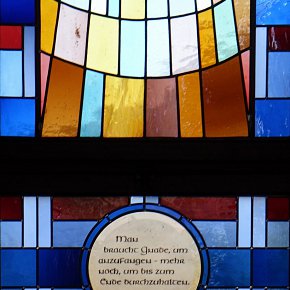 Lochau Jesu-Heim, Fenster Gottlieb Schuller Tiroler Glasmalerei 1956