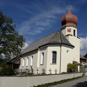 Raggal - Marul, Kuratienkirche Hl. Katharina, erbaut um 1670, 1847 verlängert, Vorzeichen erbaut 1870, 1949 restauriert von Architekt Anton Rhomberg
