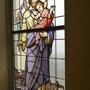 Müselbach (Alberschwende), Herzen Jesu und Mariae, Hl. Josef, 1940 Tiroler Glasmalerei