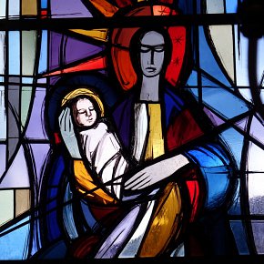 Schwarzach, Lourdeskapelle, Madonna mit Kind, Hubert Berchtold 1964